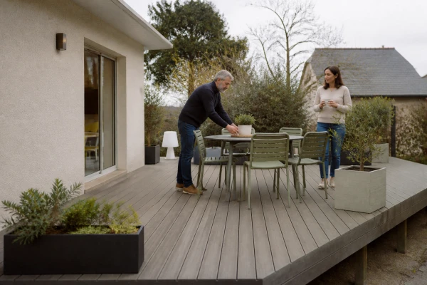Terrasse sur plots Saint-Étienne-de-Montluc